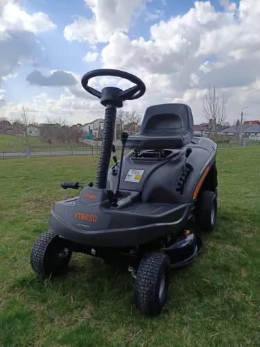 Villager VTR 650 Benzinmotoros Fűnyíró Traktor (Rider) 6,5 LE/196cm3, fűgyűjtős, vágás sz.:61cm, sebességfokozat: 4/1 (BEÜZEMELÉSSEL is kérhető) + ajándék 160000Ft értékű****wellness utalvány