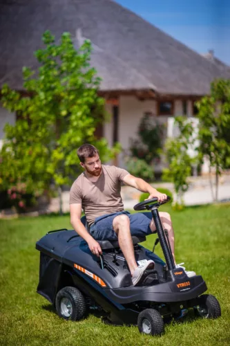Villager VTR 650 Benzinmotoros Fűnyíró Traktor (Rider) 6,5 LE/196cm3, fűgyűjtős, vágás sz.:61cm, sebességfokozat: 4/1 (BEÜZEMELÉSSEL is kérhető) + ajándék 160000Ft értékű****wellness utalvány