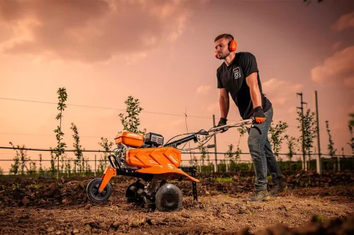 VILLAGER VTB 842 Prime rotációs kapa, kapálógép, 212cm3 / 7Le, 2+1 sebesség, +járókerék+AJÁNDÉK 120.000 Ft értékű****wellness utalvány!