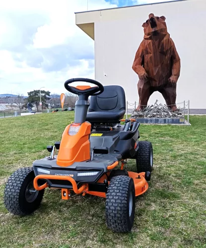 Villager Capricorn 38 Akkumulátoros Fűnyíró Traktor, 75 Ah