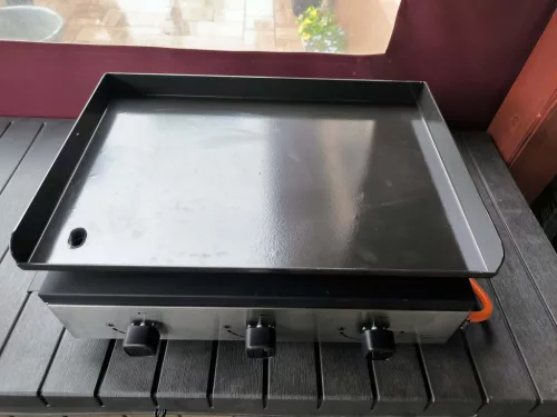 GreenBay 3 égős gázos sütőlapos grill (Plancha)