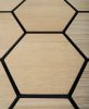 G21 Akusztikus panel 81,5x66,5x2,1 cm méhsejt alakú, natúr tölgyfa (zajcsökkentő, dekor falpanel, falburkolat) 63910198 +ajándék 80.000Ft értékű****wellness utalvány 