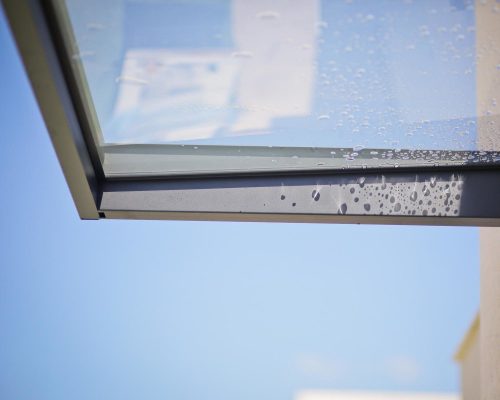 Modern bejárati előtető, 215 x 95 x 17 cm, Palram Sophia™ 2150 Víztiszta tetőpanellel