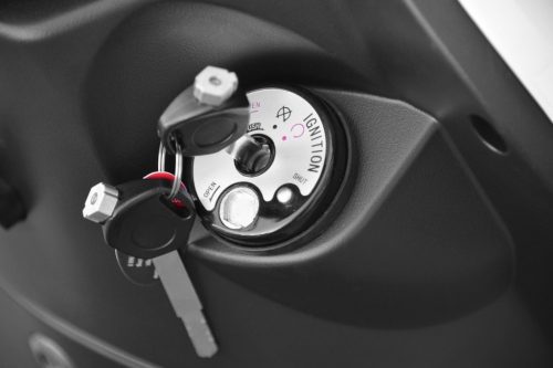 Akkumulátoros Robogó HECHT CITIS-FEHÉR 72V/20Ah,hatótáv 60km, sebesség 45km/h 