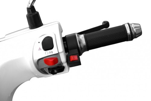 Akkumulátoros Robogó HECHT CITIS-FEHÉR 72V/20Ah,hatótáv 60km, sebesség 45km/h 