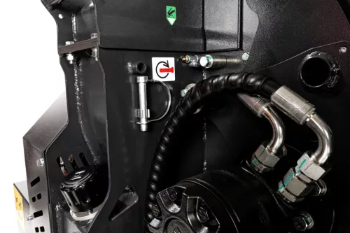 D16 PRO Benzinmotoros ágaprító, 999cm3, 4ütemű LONCIN motor, 32 LE, max.ágvastagság 160 mm BEÜZEMELVE SZÁLLÍTJUK + AJÁNDÉK 120.000 Ft értékű BlueBird akkus kézi láncfűrész és akkus metszőolló akkuval és töltővel